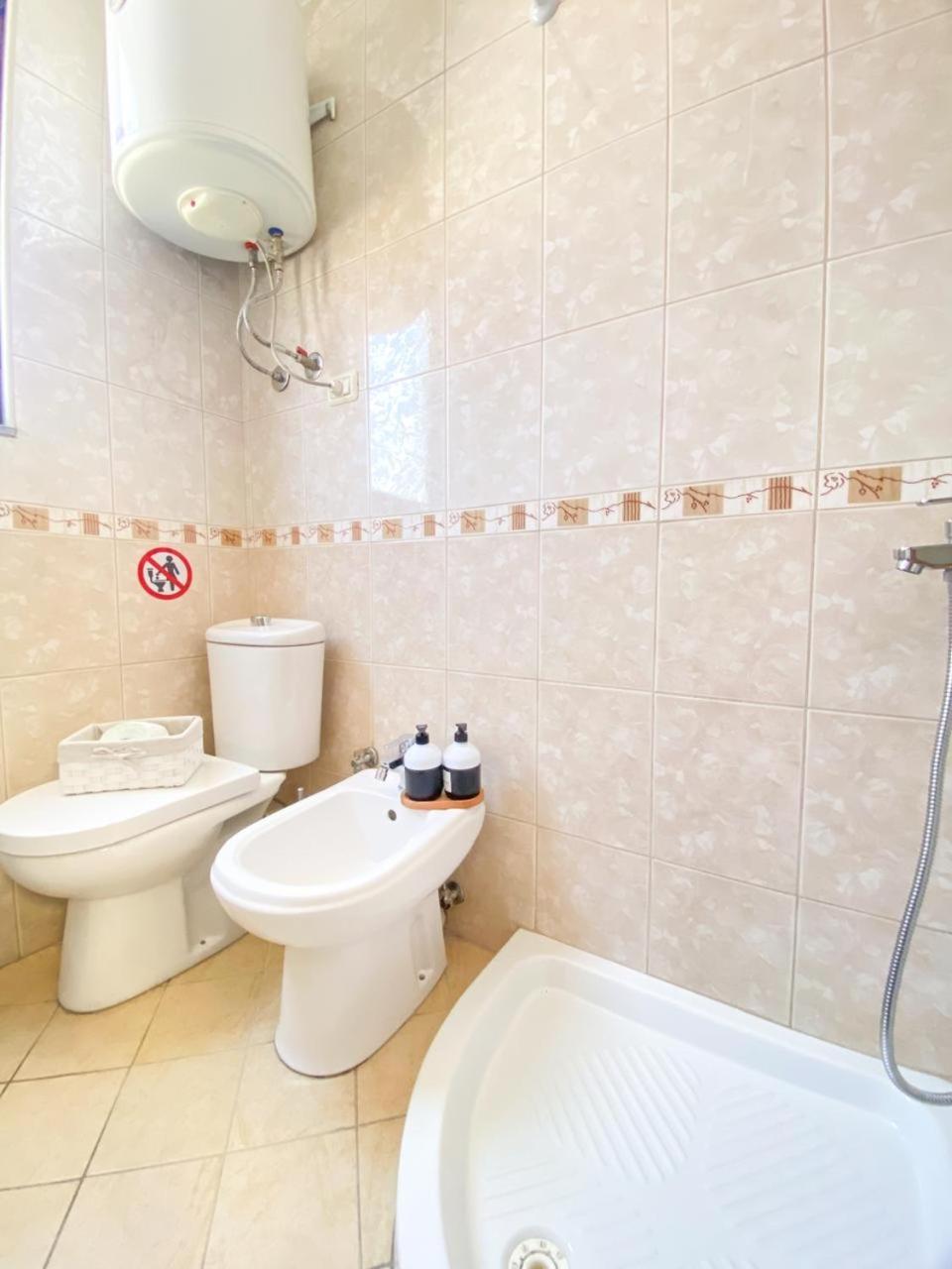 Block Inn Apartments Tiranë Luaran gambar